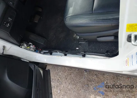 2016 Toyota Rav4 Le z USA, uszkodzony, nr VIN 2T3BFREV3GW502667